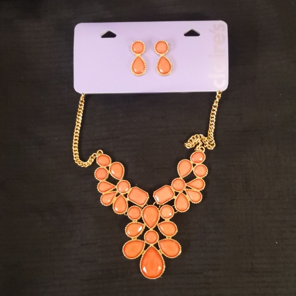 ✨2 for $10✨ Chunky Necklace set - Picture 3 of 3